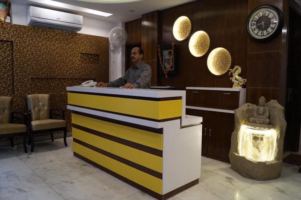 Hotel Omega Residency Nueva Delhi Exterior foto
